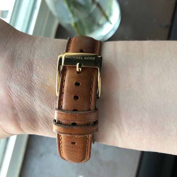 Michael Kors Watch *make an offer* - Picture 3 of 6